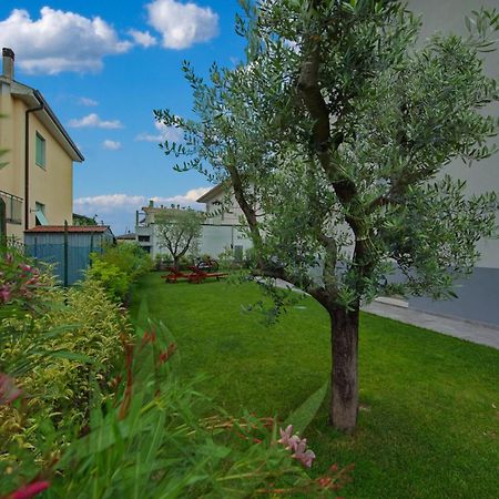 Via Goito 25 Rooms & Apartment Peschiera del Garda Zewnętrze zdjęcie