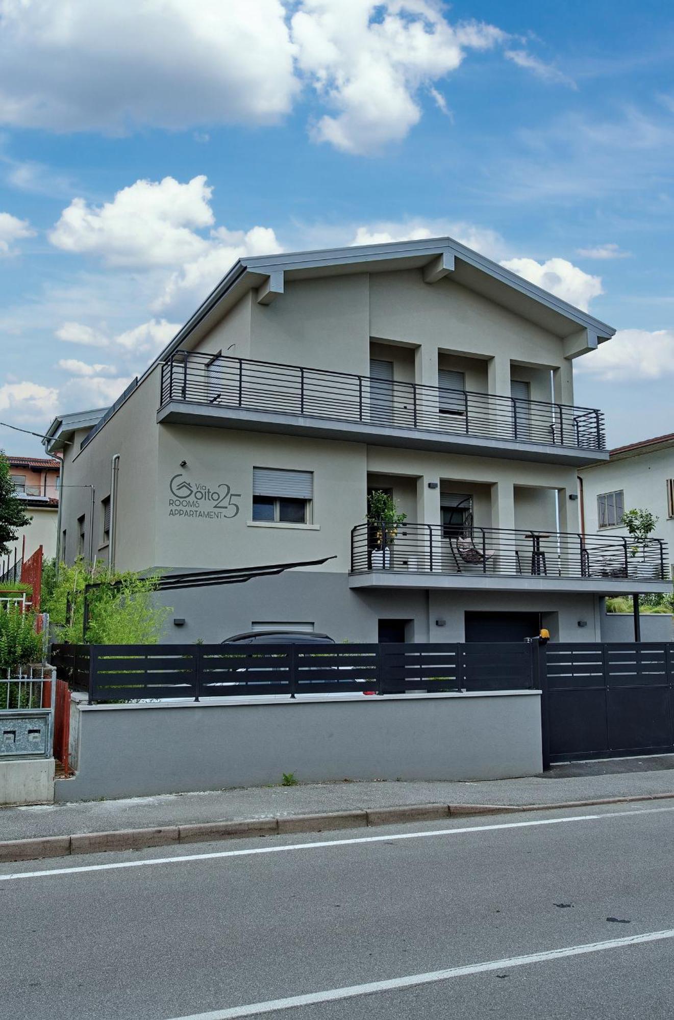Via Goito 25 Rooms & Apartment Peschiera del Garda Zewnętrze zdjęcie