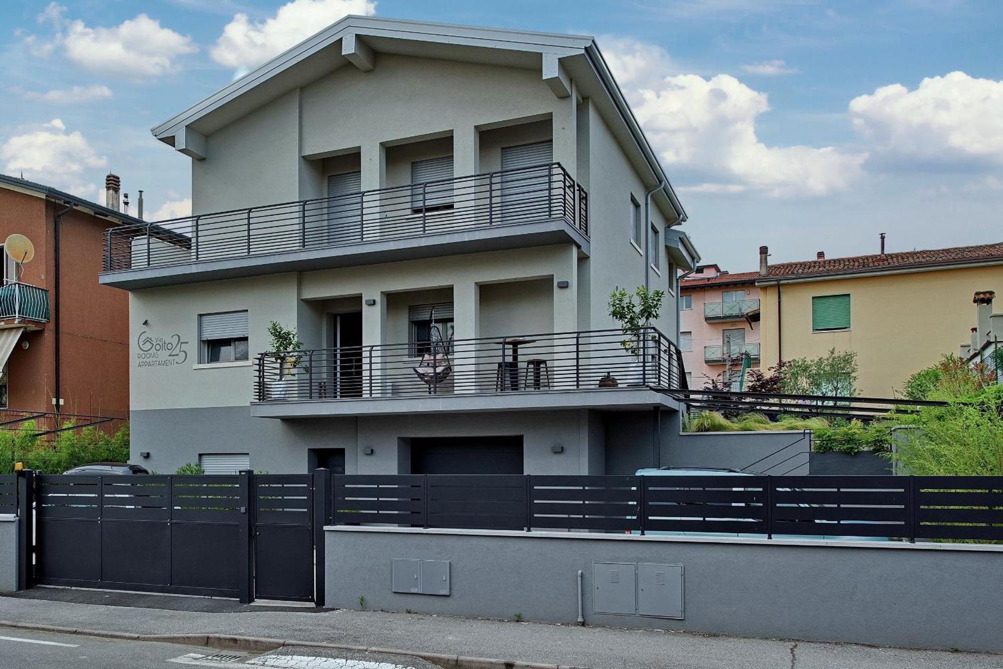 Via Goito 25 Rooms & Apartment Peschiera del Garda Zewnętrze zdjęcie