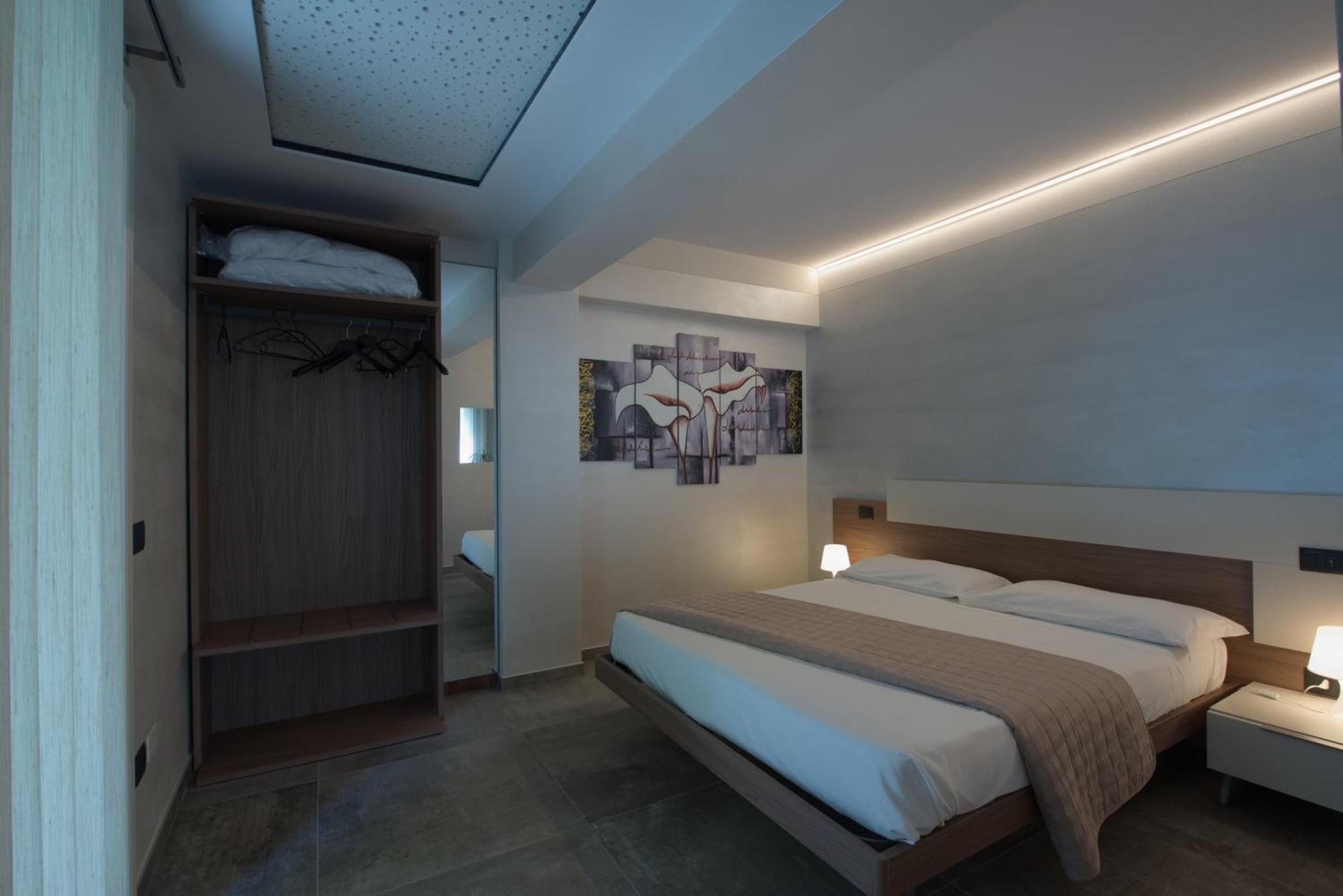 Via Goito 25 Rooms & Apartment Peschiera del Garda Zewnętrze zdjęcie