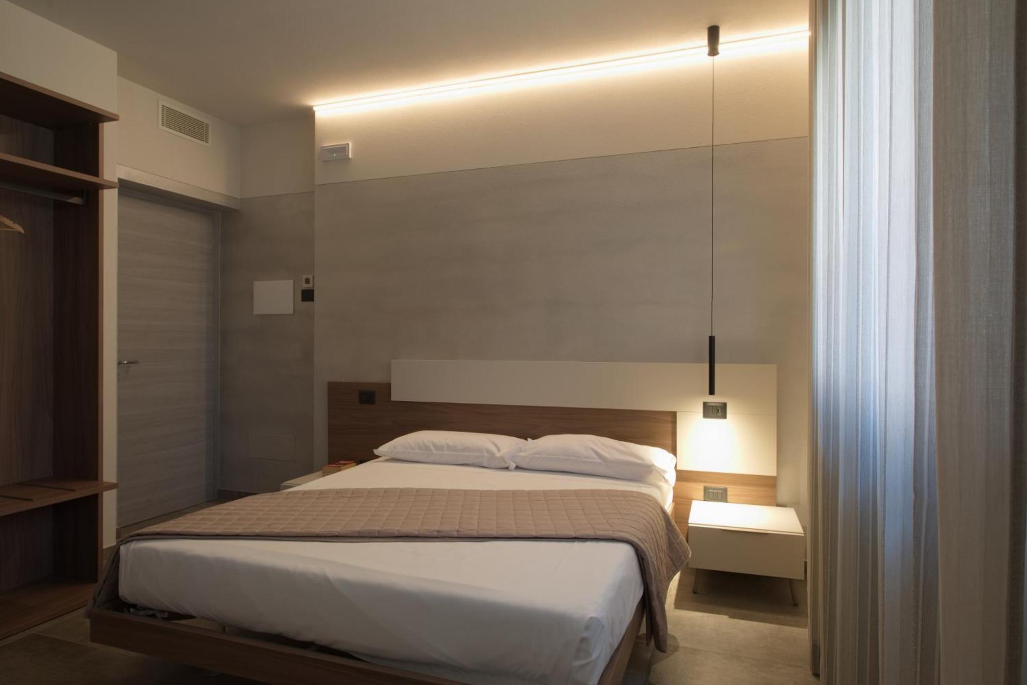 Via Goito 25 Rooms & Apartment Peschiera del Garda Zewnętrze zdjęcie