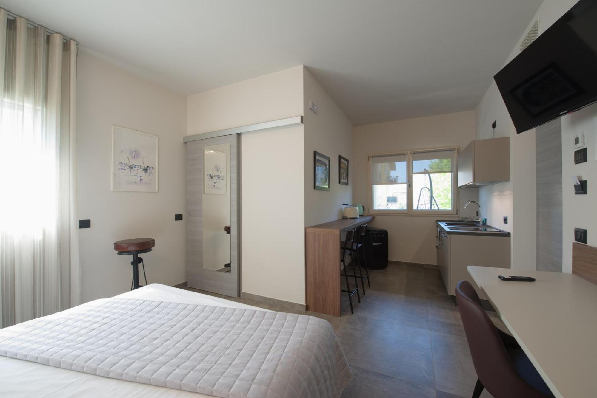 Via Goito 25 Rooms & Apartment Peschiera del Garda Zewnętrze zdjęcie