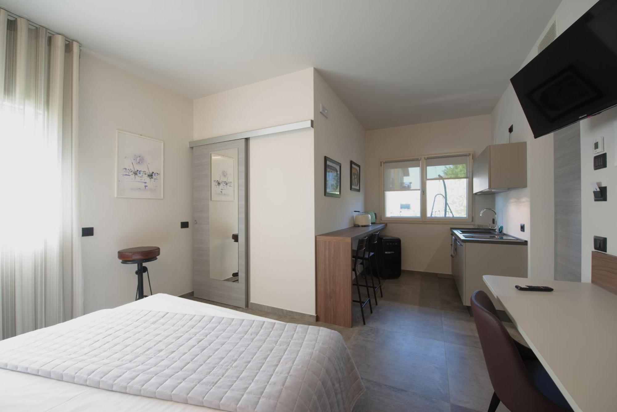 Via Goito 25 Rooms & Apartment Peschiera del Garda Zewnętrze zdjęcie