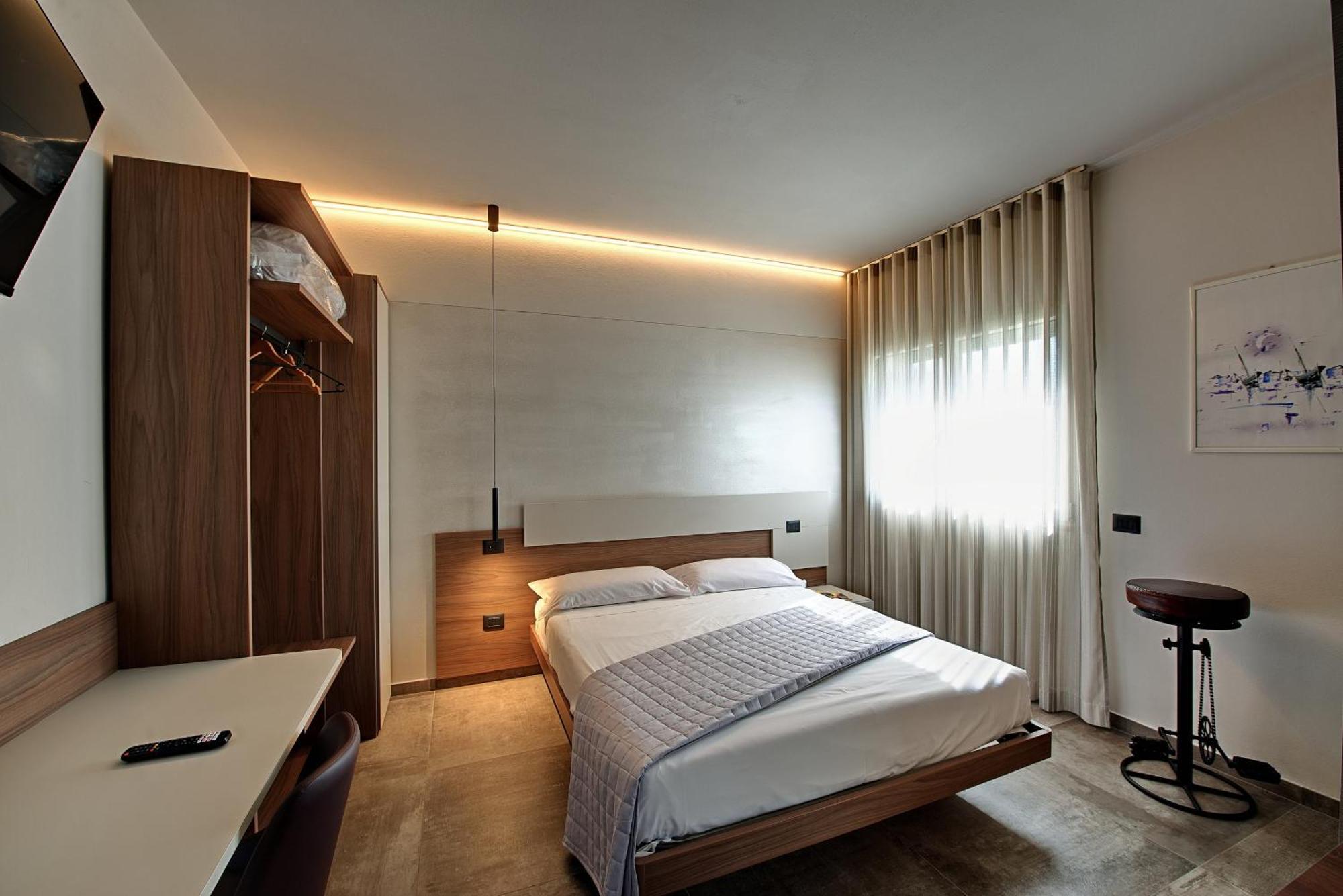 Via Goito 25 Rooms & Apartment Peschiera del Garda Zewnętrze zdjęcie