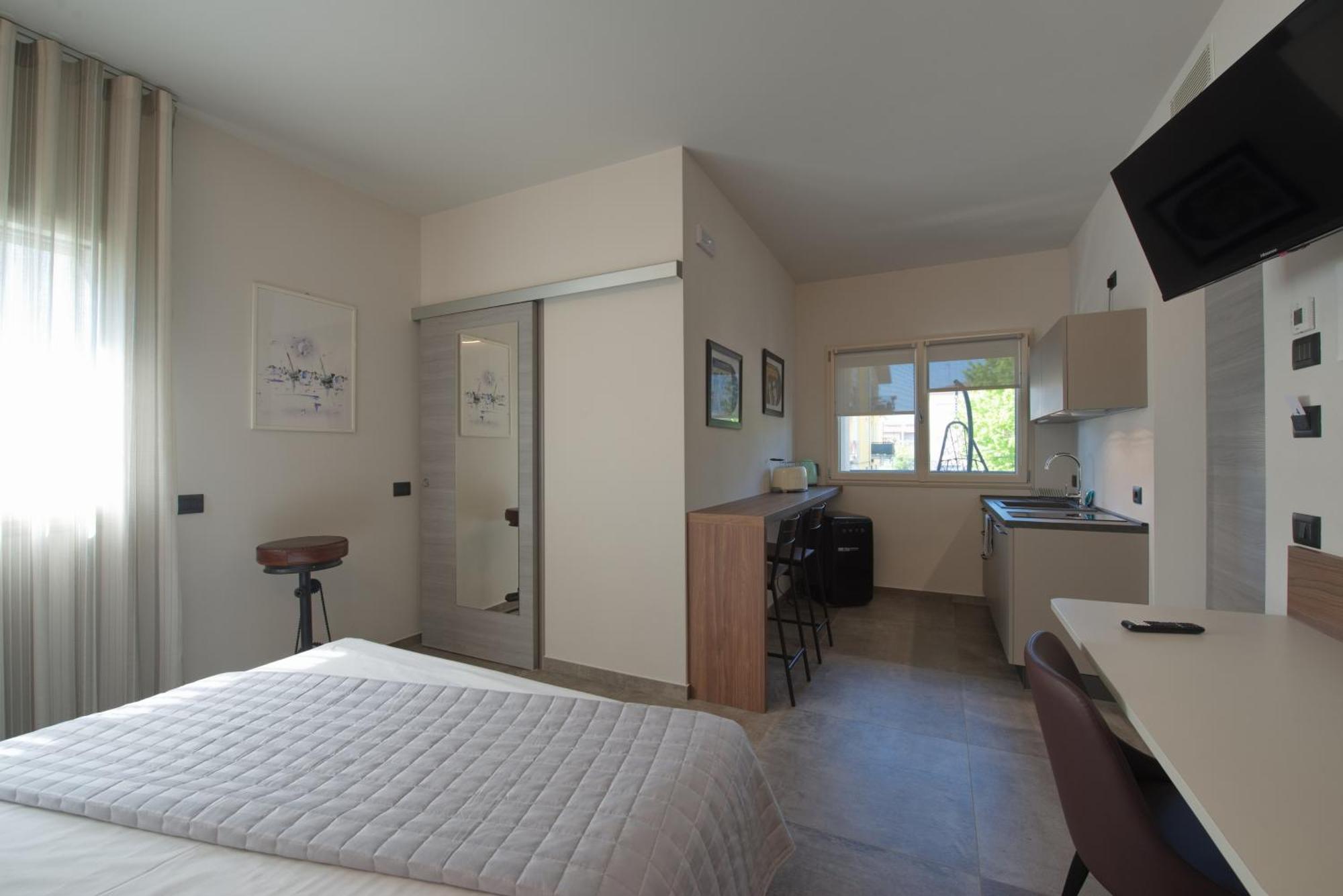 Via Goito 25 Rooms & Apartment Peschiera del Garda Zewnętrze zdjęcie