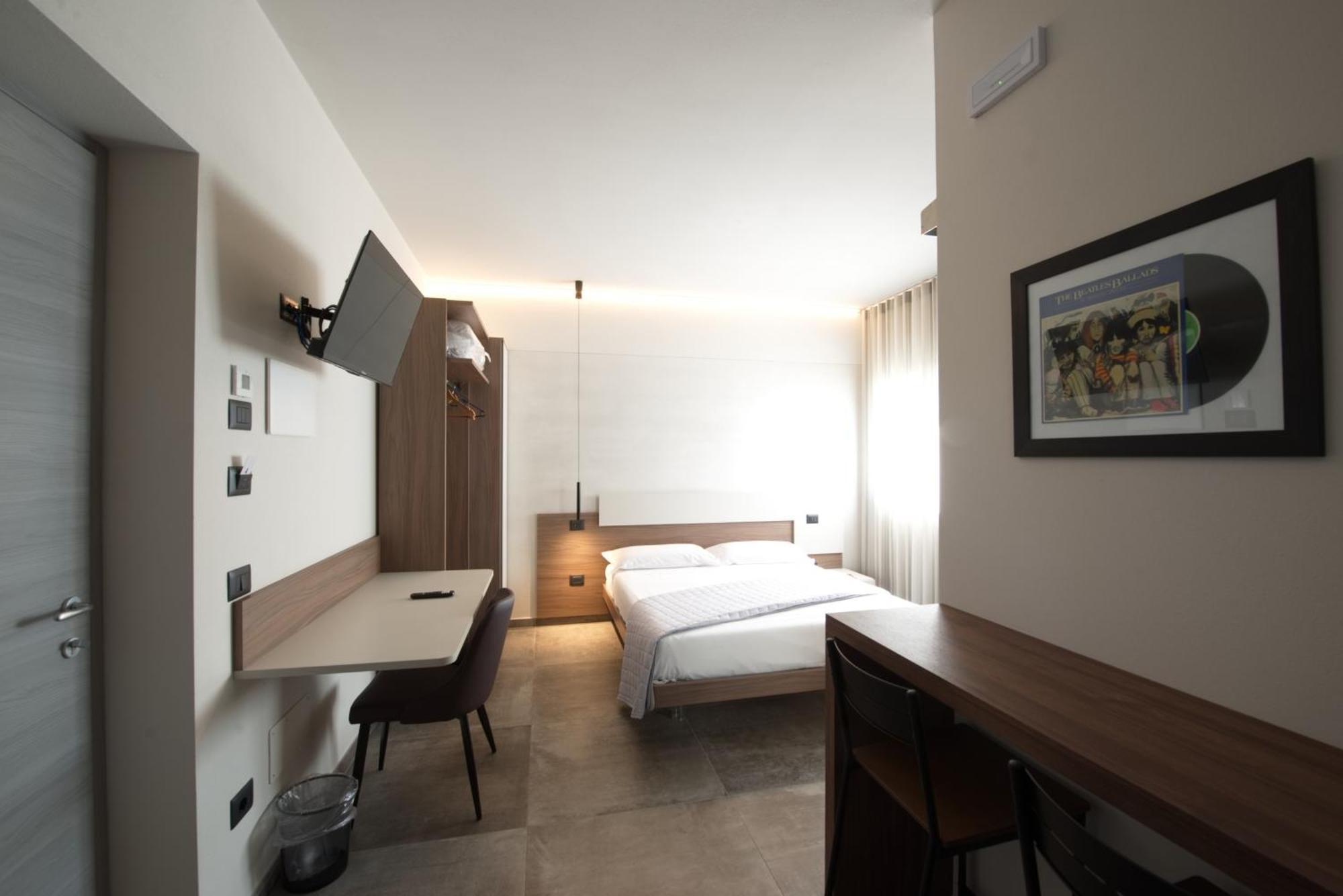 Via Goito 25 Rooms & Apartment Peschiera del Garda Zewnętrze zdjęcie