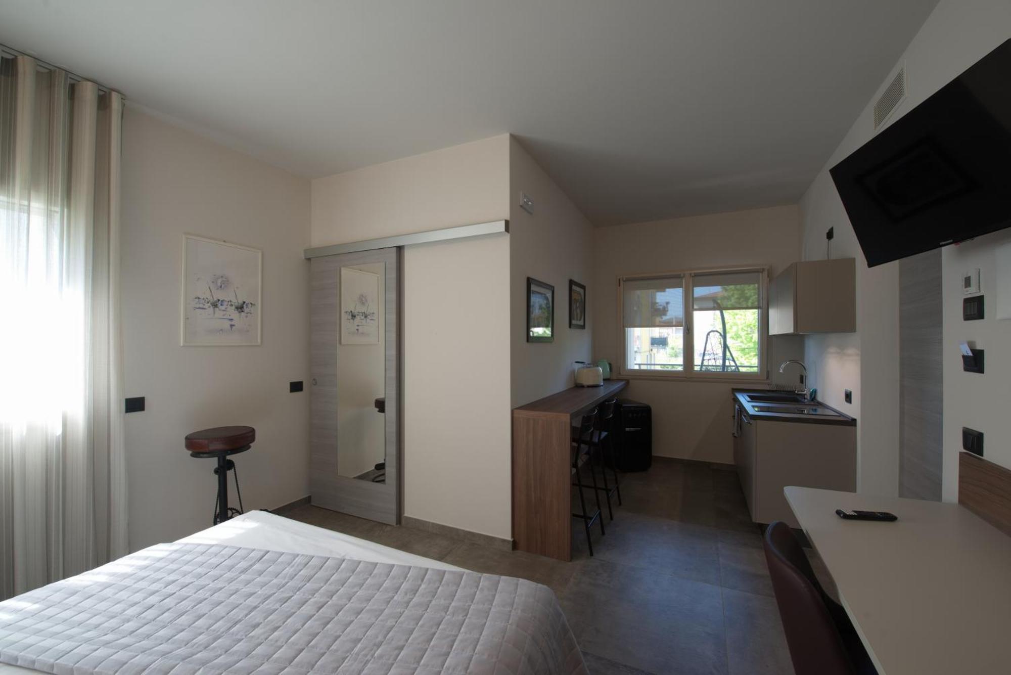Via Goito 25 Rooms & Apartment Peschiera del Garda Zewnętrze zdjęcie