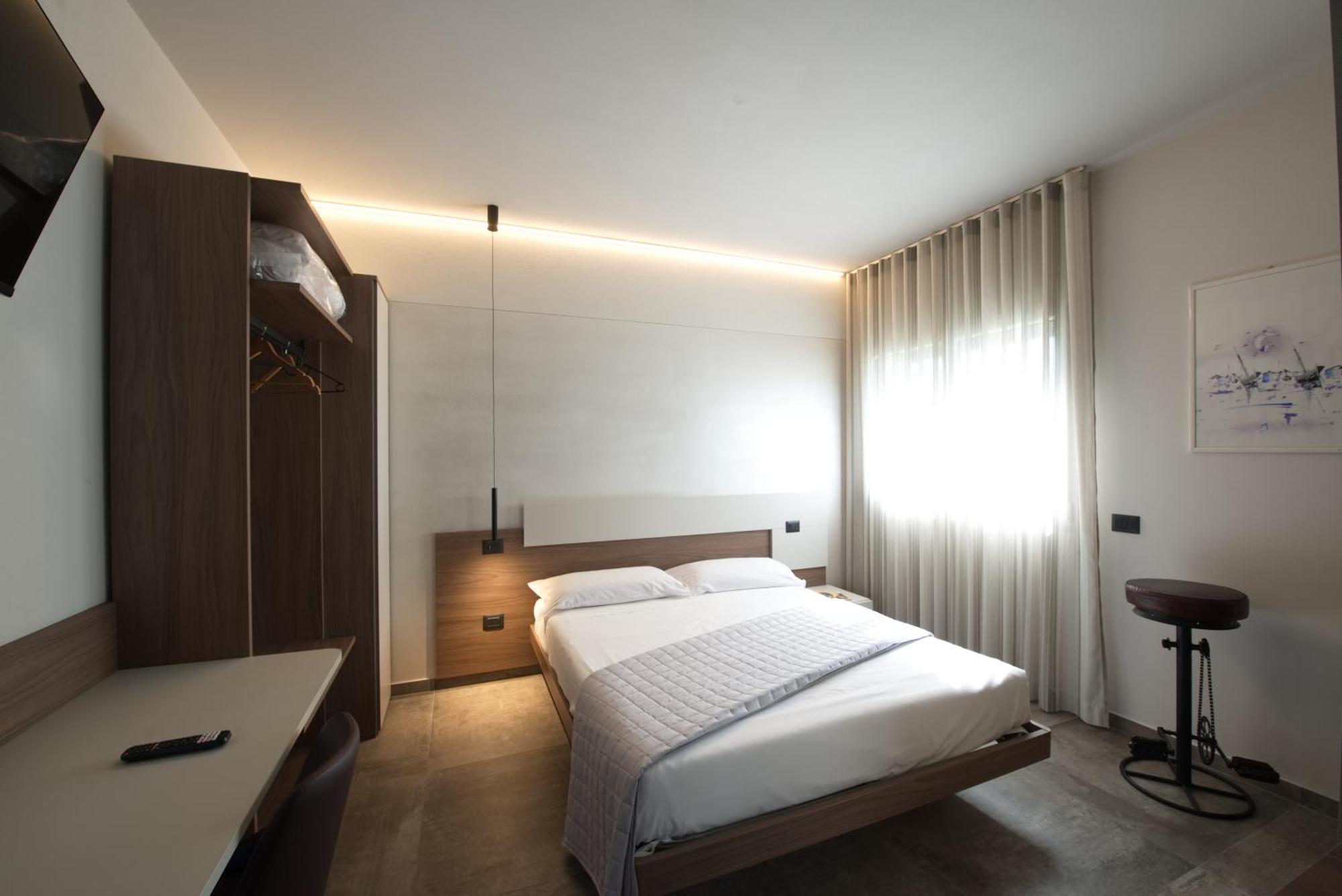 Via Goito 25 Rooms & Apartment Peschiera del Garda Zewnętrze zdjęcie