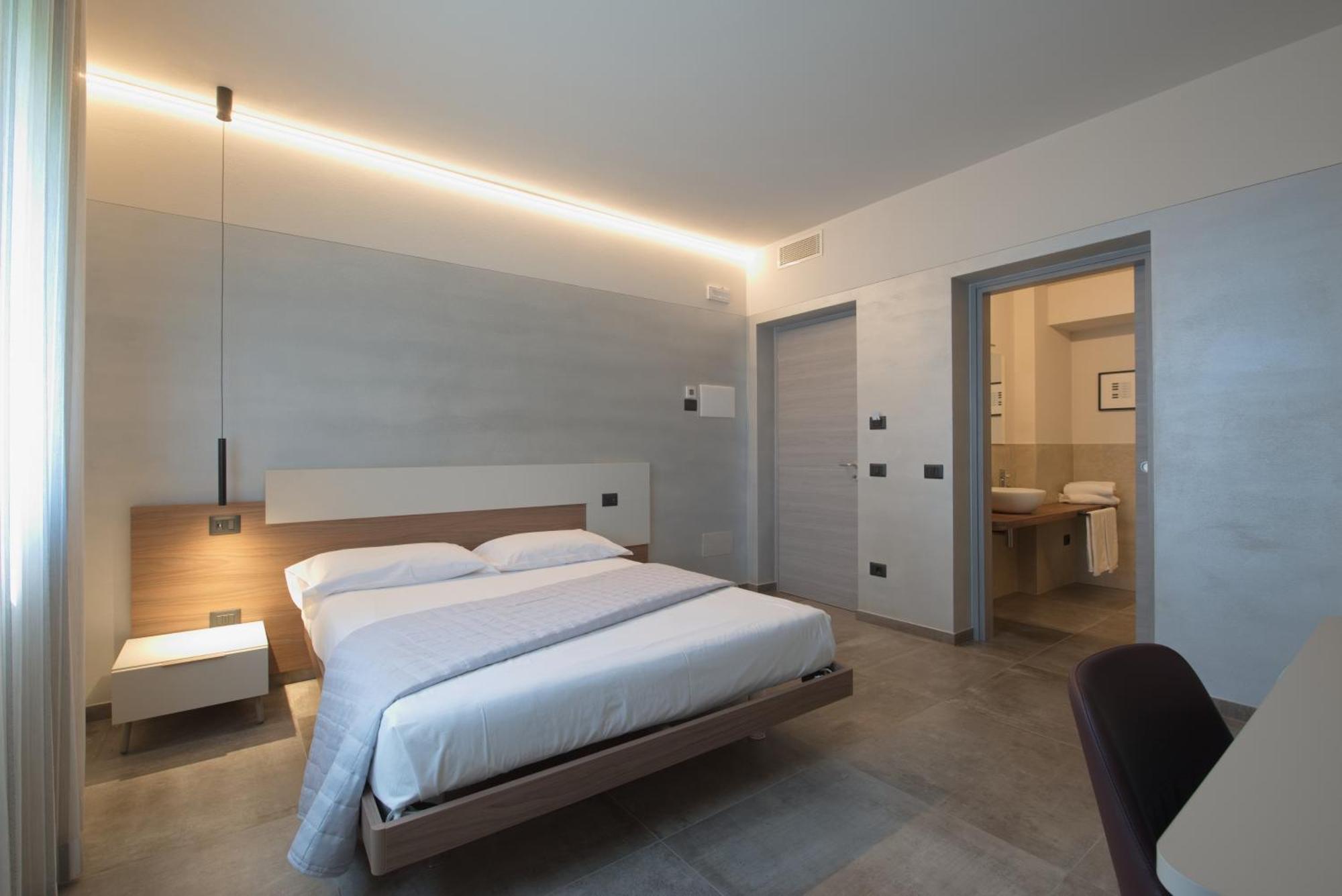 Via Goito 25 Rooms & Apartment Peschiera del Garda Zewnętrze zdjęcie