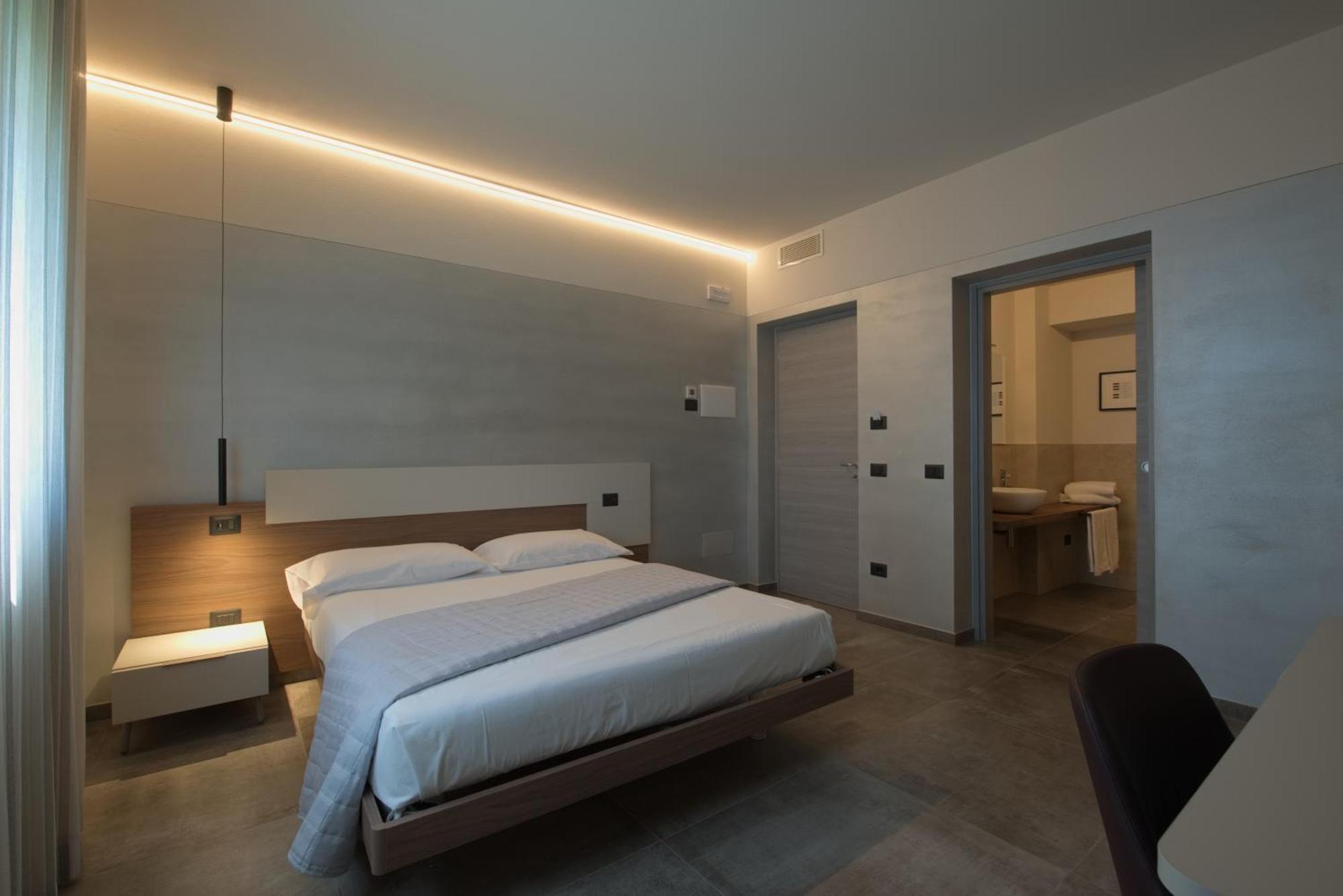 Via Goito 25 Rooms & Apartment Peschiera del Garda Zewnętrze zdjęcie