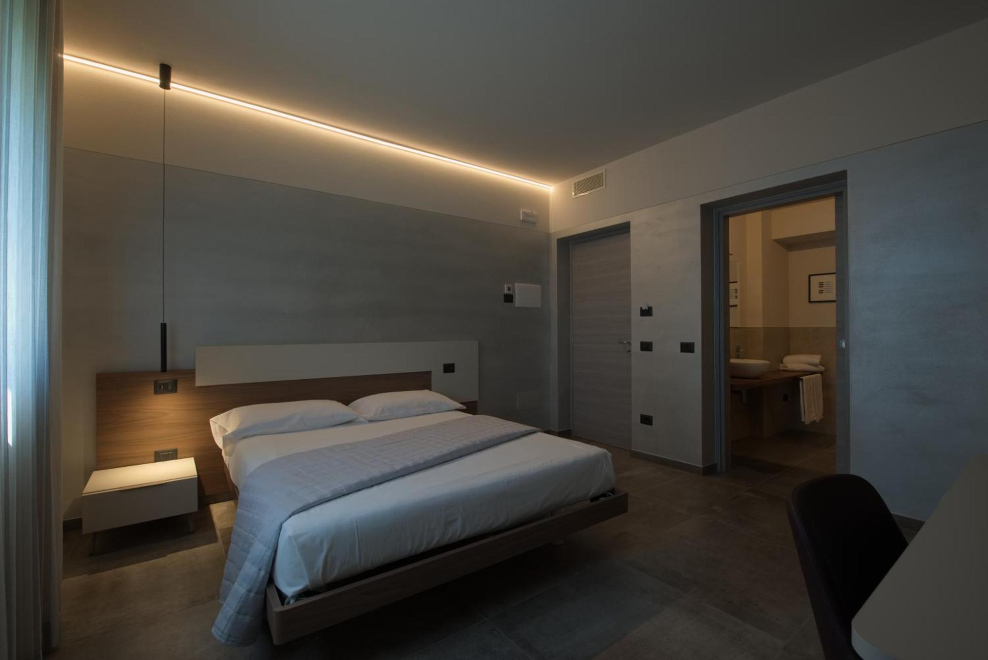 Via Goito 25 Rooms & Apartment Peschiera del Garda Zewnętrze zdjęcie