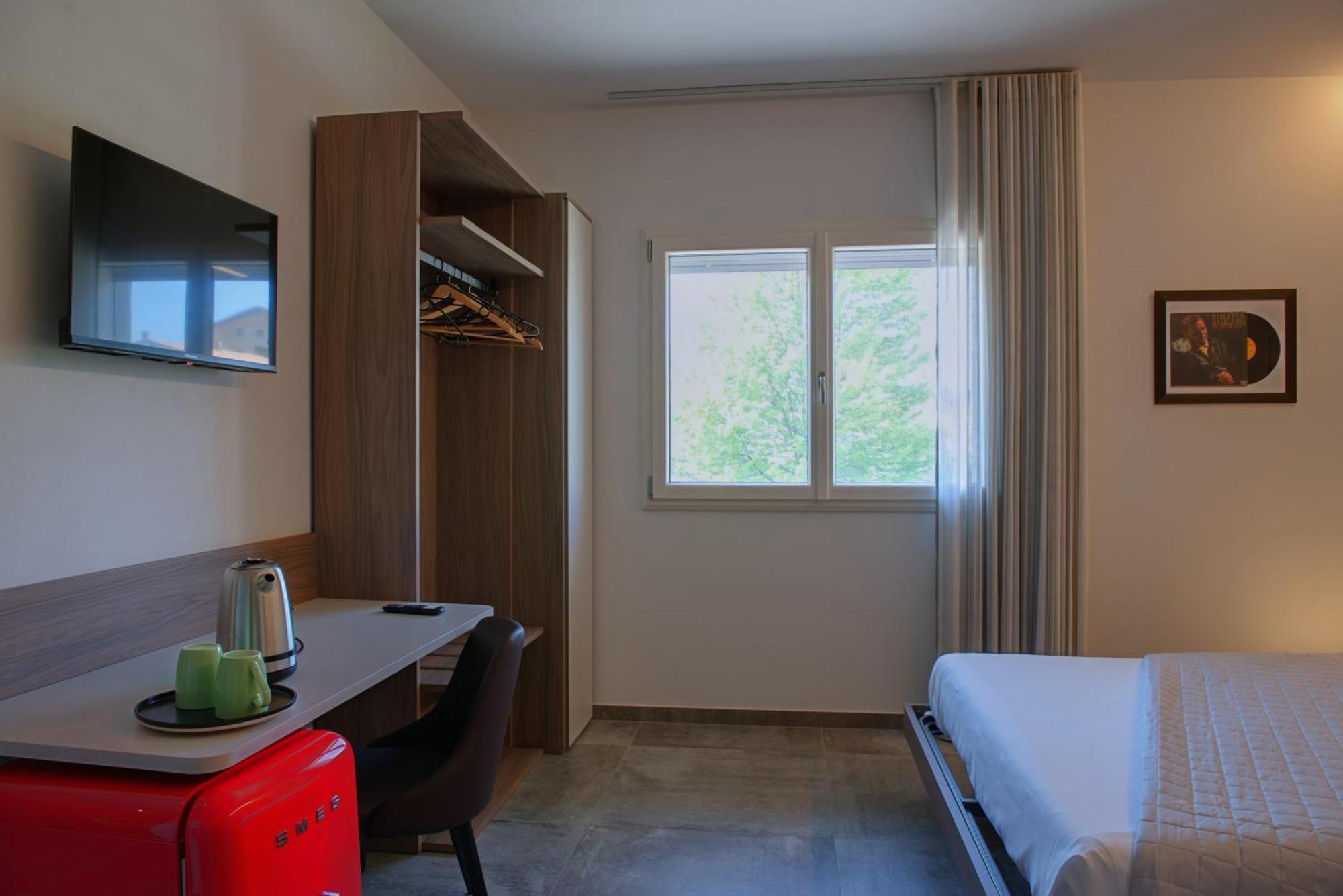 Via Goito 25 Rooms & Apartment Peschiera del Garda Zewnętrze zdjęcie